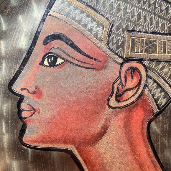 Regal Queen Nefertiti Gold and Black Decorative 9 inch Wall Decor. - Picture 7 of 7
